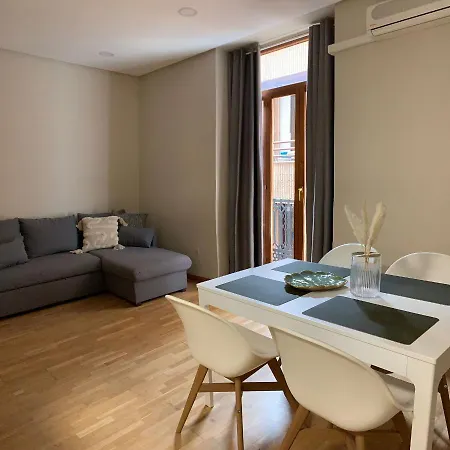 Plaza Ayuntamiento Apartment *